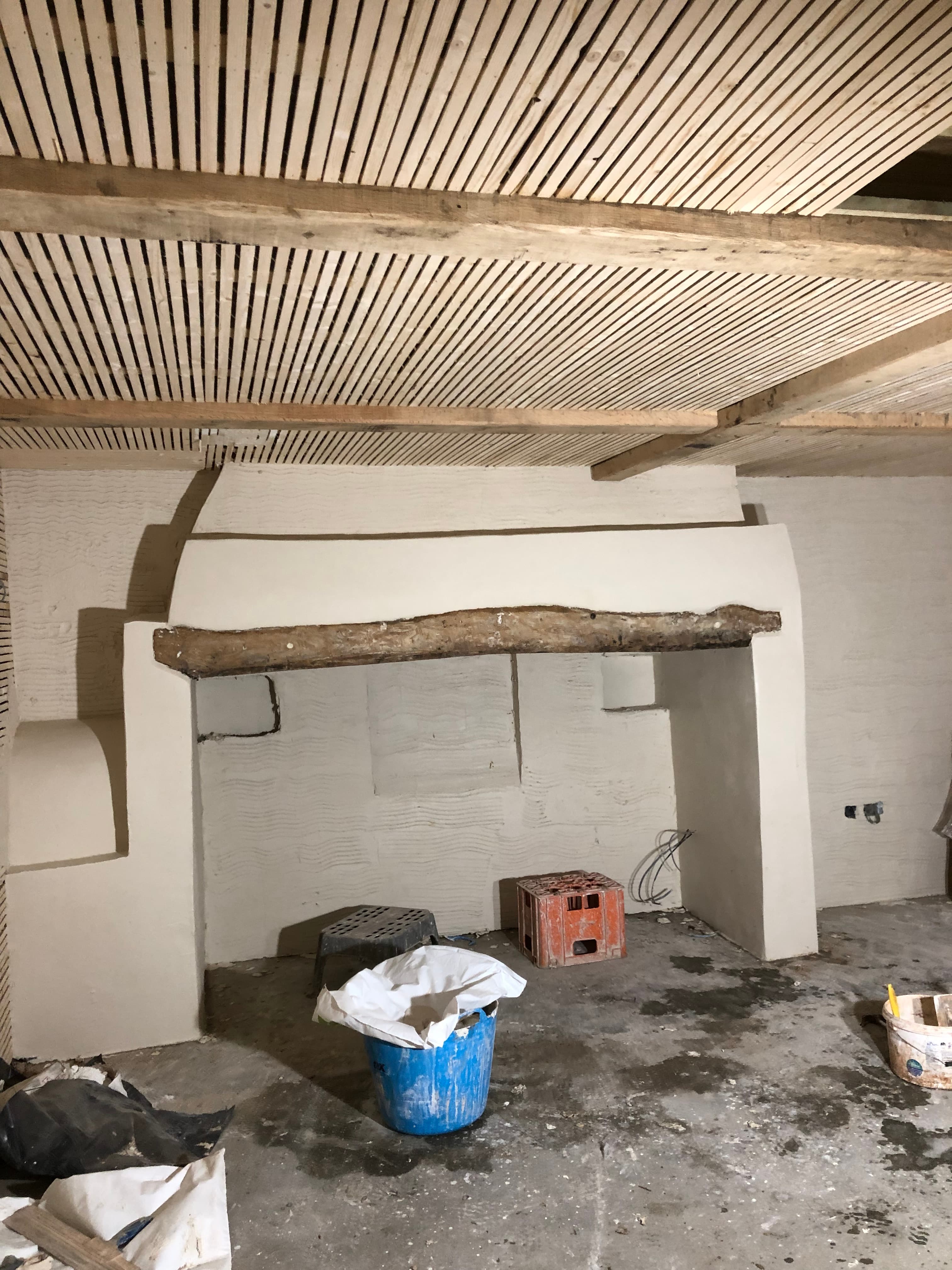 Internal lime plastering - Image 24
