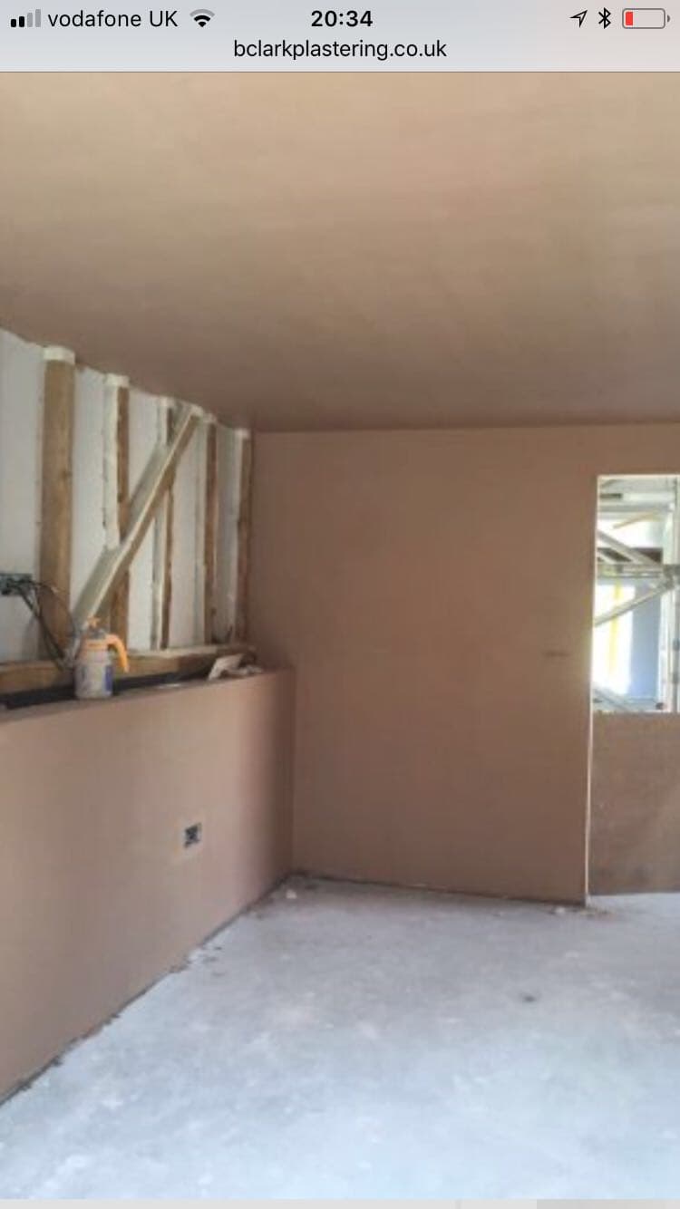 Skimming walls and ceilings - Image 16